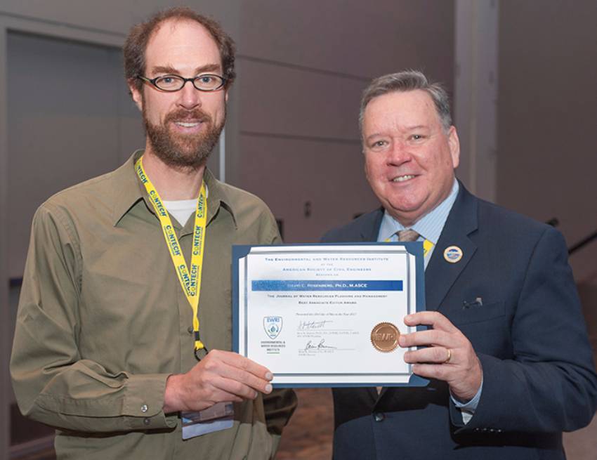 David Rosenberg receiving his award at the World Environmental & Water Resources Congress in May 2017